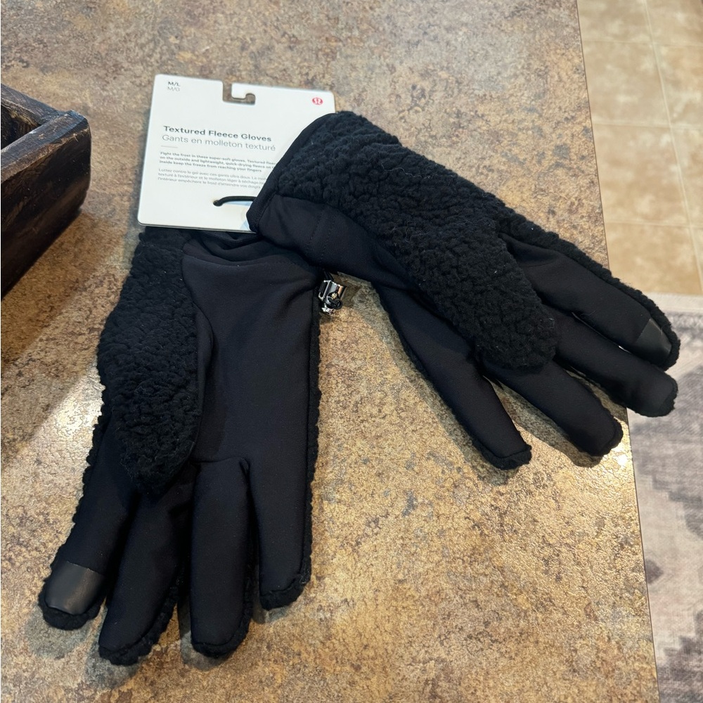 Lululemon sherpa gloves. Brand new. M/L